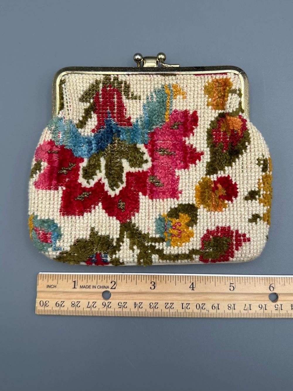 VTG Floral Tapestry Carpet Bag Gold Tone Kiss Lock Clutch Boho Cottagecore - Picture 4 of 16